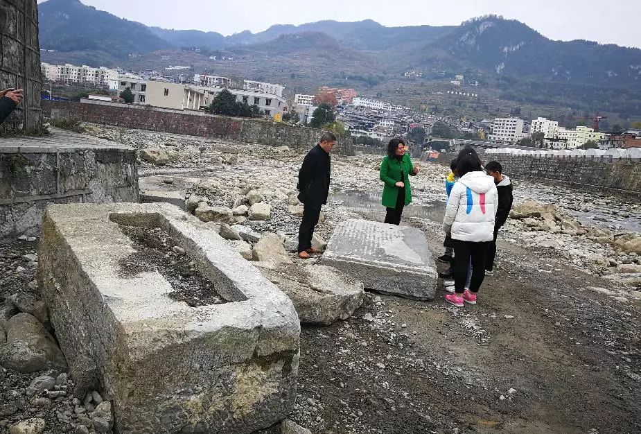 正安百年桥碑重见天日