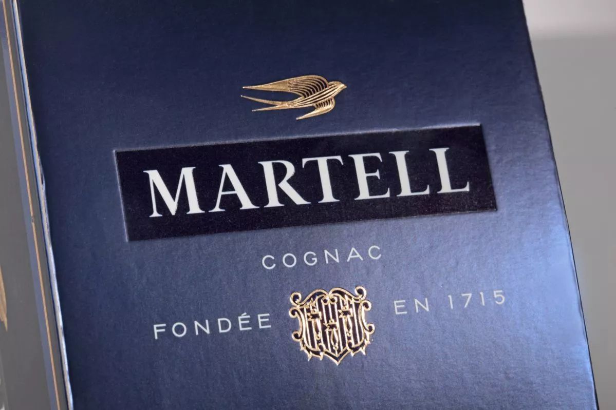 世界知名酒品牌马爹利martell,换新logo和包装啦!重新