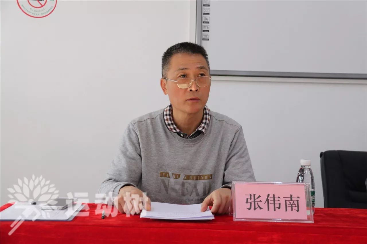 局副局长郑东江,惠阳区篮球协会会长李展煌,惠阳区群体股股长张伟南