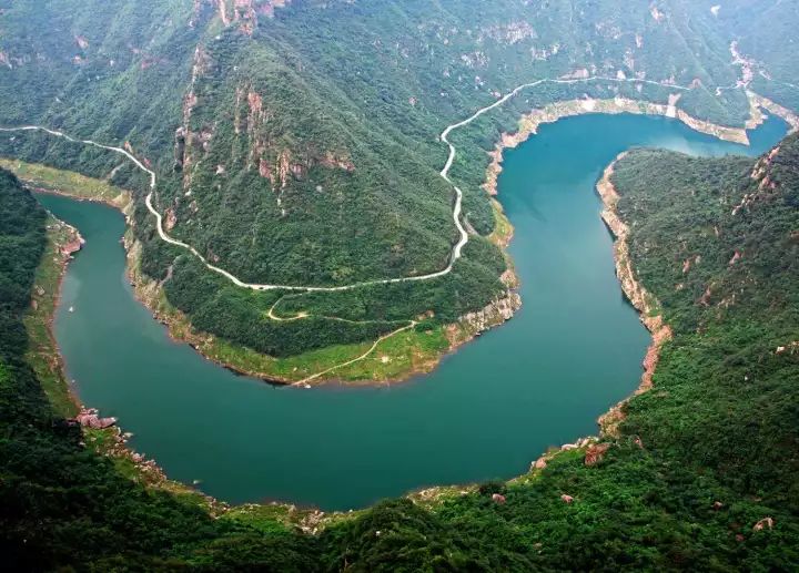 旅游新鲜事曲峡宝泉蛇形天地间