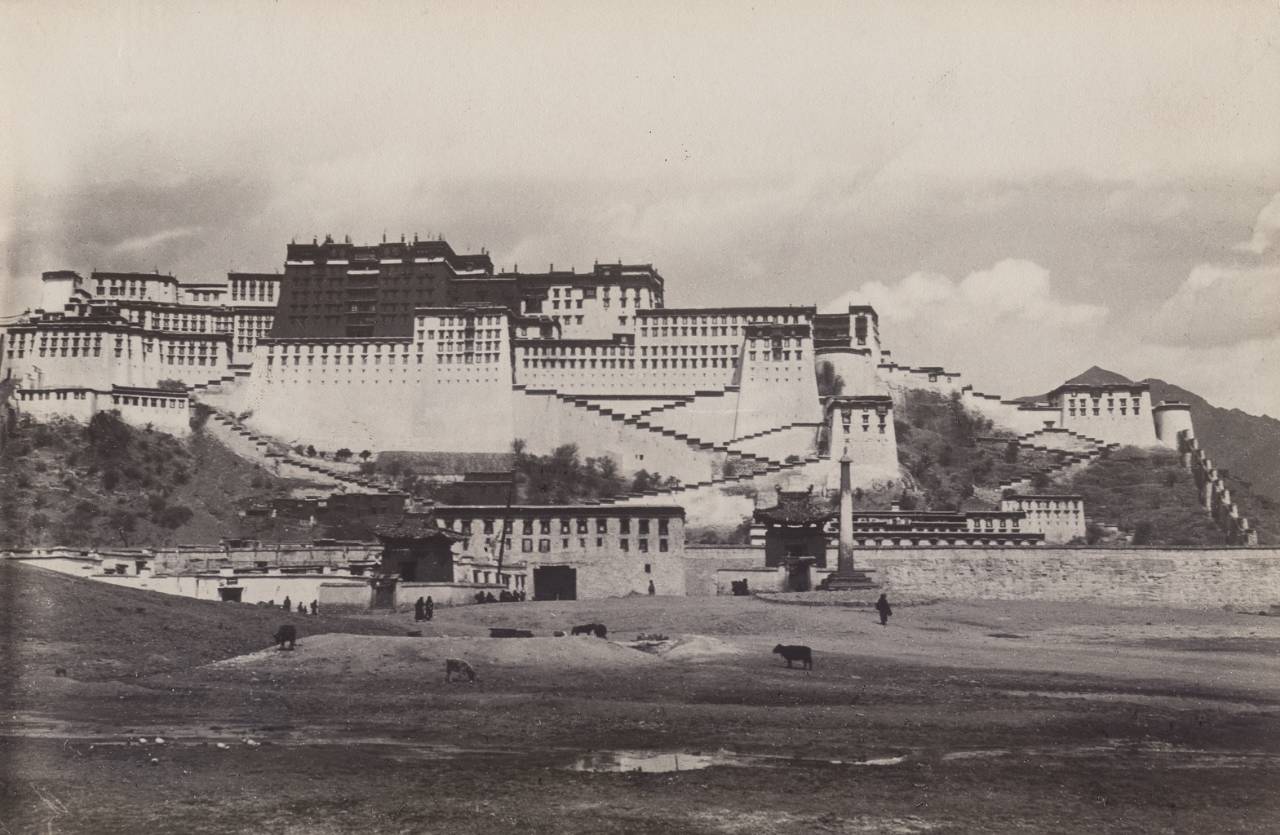 进入拉萨前的雨陀桥,1900年关于西藏,拉萨,有太多的照片,时间跨度100