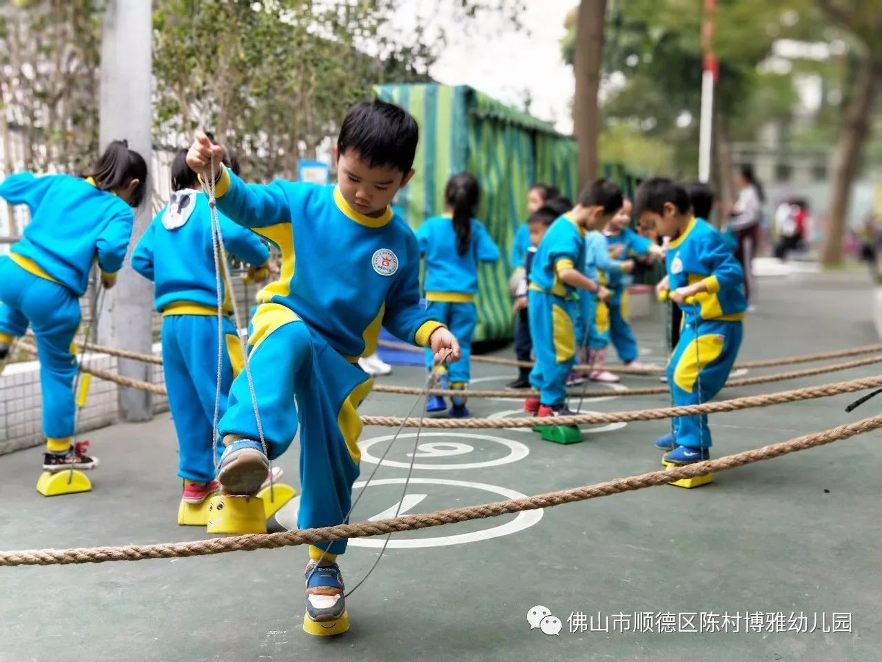 幼儿园快乐体育活动的实践探究博雅幼儿园户外自主游戏共同体项目观摩