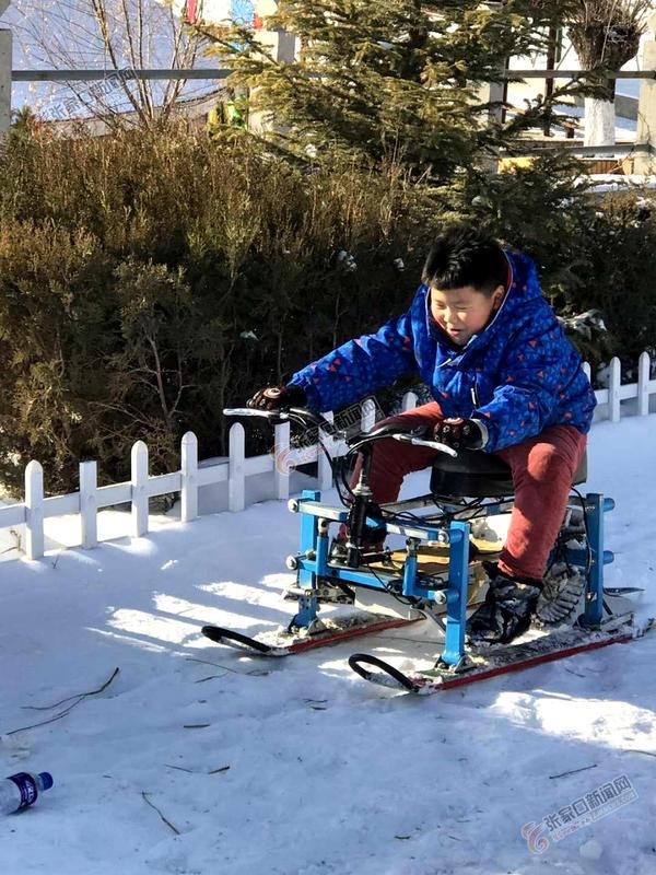 退休"技术控"发明电动冰雪橇