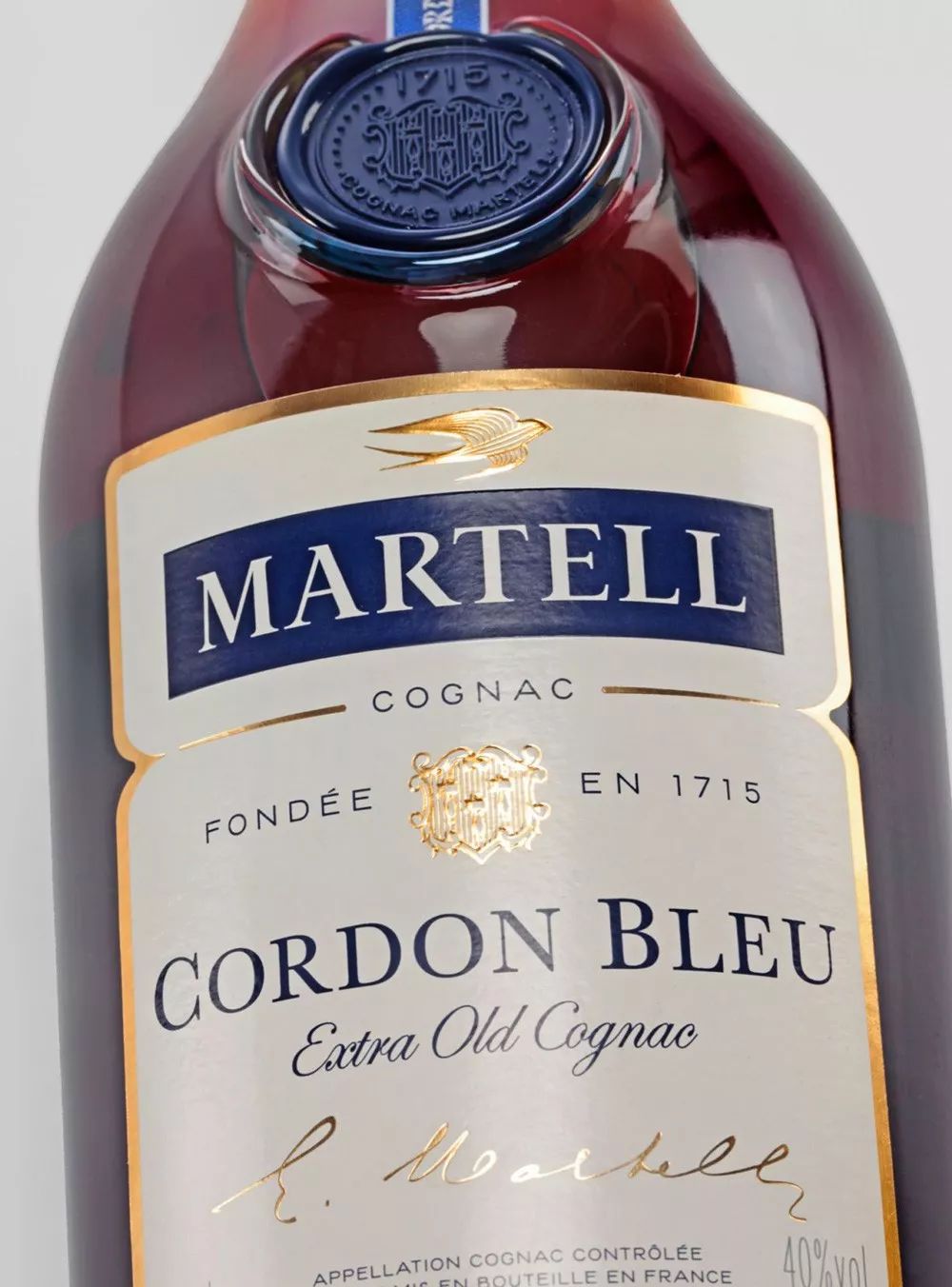 世界知名酒品牌马爹利martell,换新logo和包装啦!重新