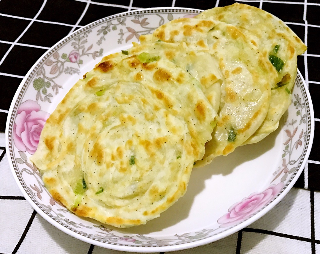 馄饨皮鸡蛋葱油饼