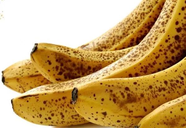 会表示,那就不要买漂亮光滑的大香蕉了,建议买表面布满黑点点的芝麻蕉