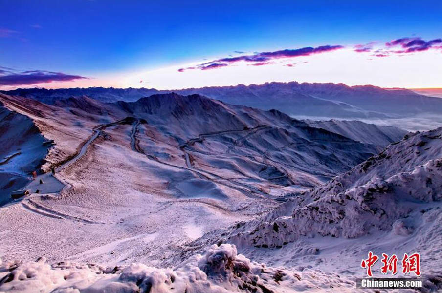 四川夹金山 雪落出美景