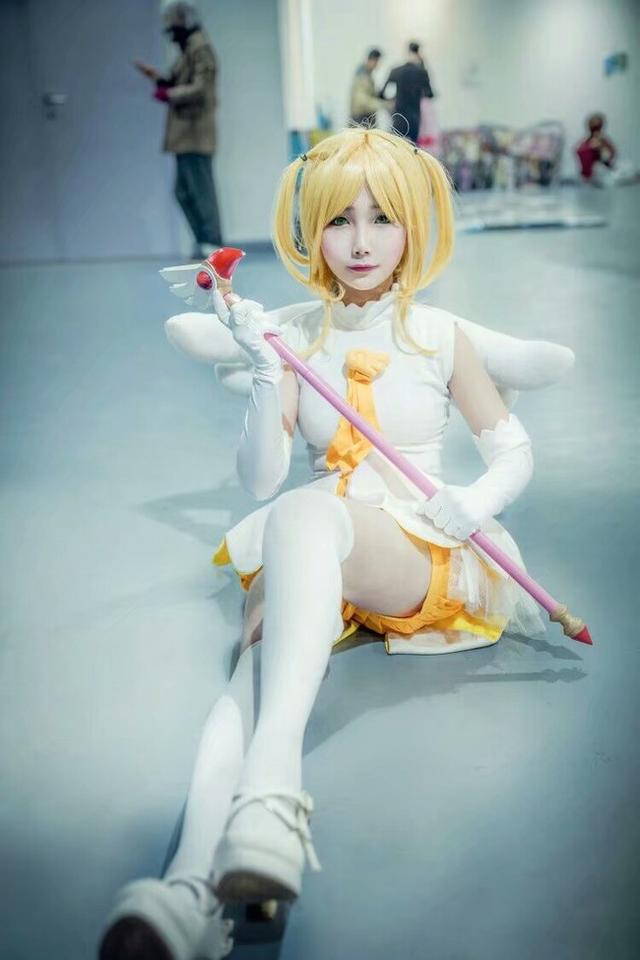 cosplay萌妹子白丝萝莉木之本樱 魔卡少女樱op2场照