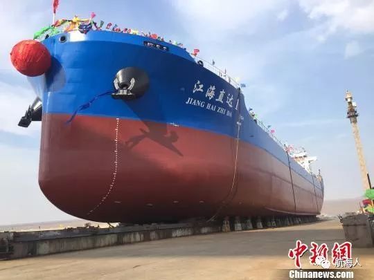 【更多】看点 | 中国首艘江海直达船型首制船正式下水(图)