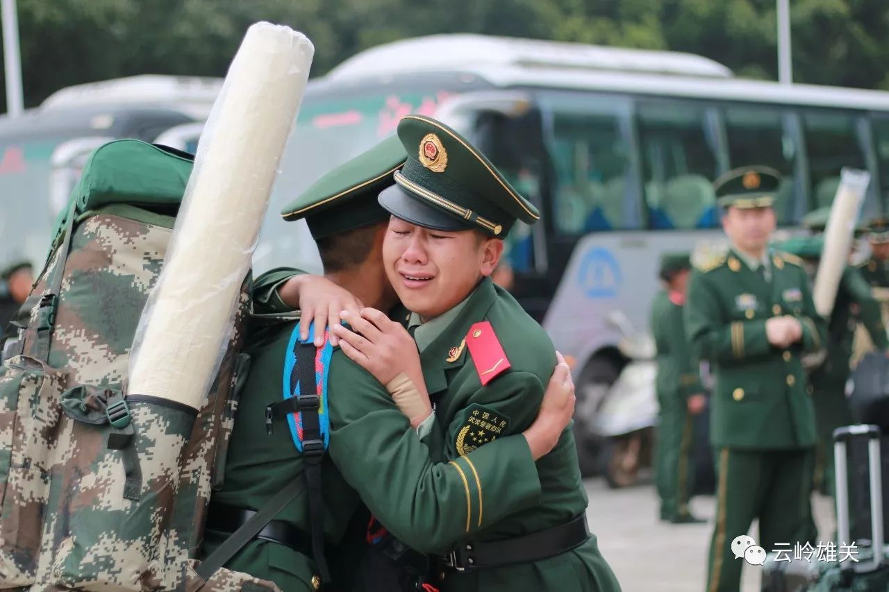 战位您好我是新兵云南边防千余名新兵奔赴一线戍边关