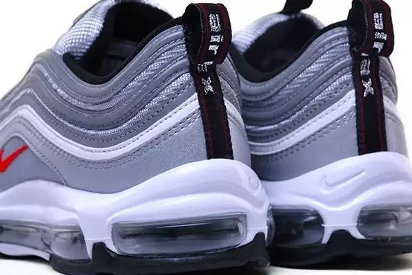 Nike97上海怎么穿搭_邓紫棋综艺穿搭nike