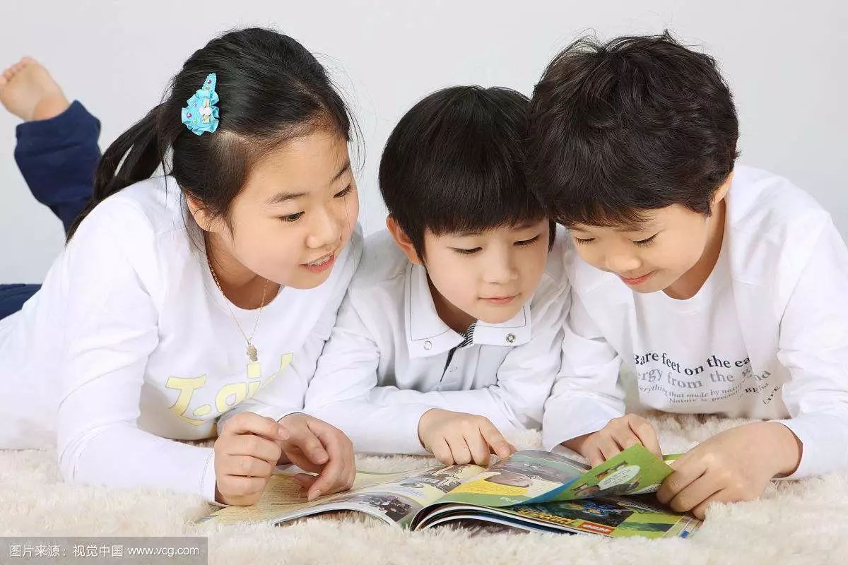 教育 正文  孩子年龄较小的时候,读书其实是一种亲子活动,是与爸爸