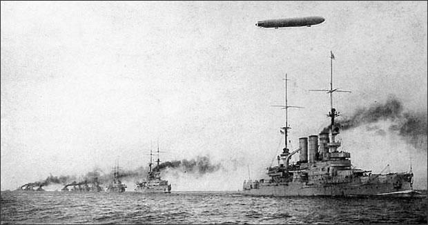 一战爆发时的德国舰队赫尔戈兰湾位于德国领土的西北方向,是北海的