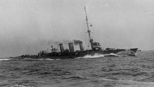 英国人在赫尔戈兰湾外围排出了大阵仗,最前方是第8潜艇支队,e6,e7,e8