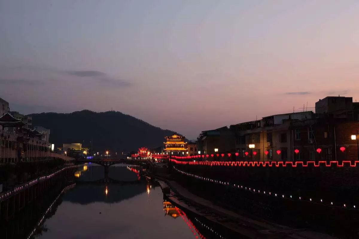 长汀古城夜景 图片来源网络