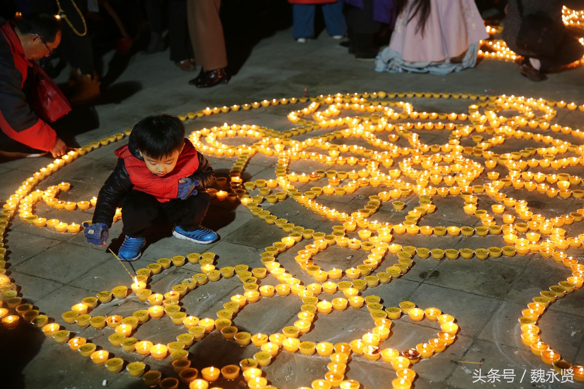 西安广仁寺点亮万盏酥油灯祈福