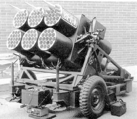 和中国火箭炮对着轰:越战美军士兵diy出了蜂巢火箭炮
