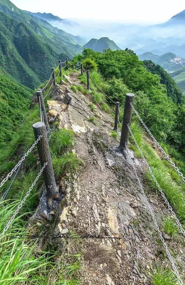 【三联峒】中国第一镂空铁索桥一日游特价178元/人