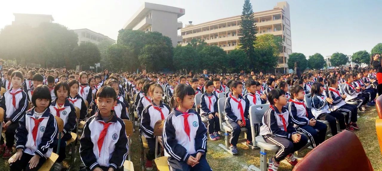 顺德硬笔书法协会勒流中心小学教学基地举行揭牌仪式