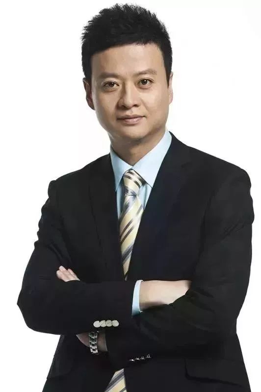 北京电视台体育节目中心主持人,1997年毕业于北京广播学院播音系