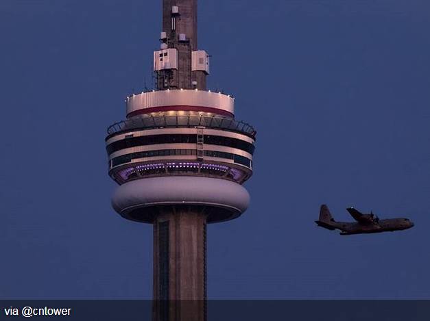 6. cn tower 加拿大国家电视塔