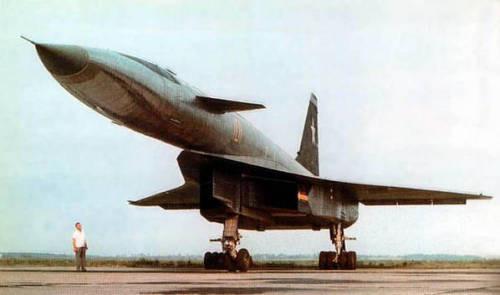 冷战初期苏联研制的超音速远程战略轰炸机,有143吨黄金的威名!