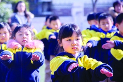 梅岭小学西区校:希望风帆扬课间,青春健康驻校园