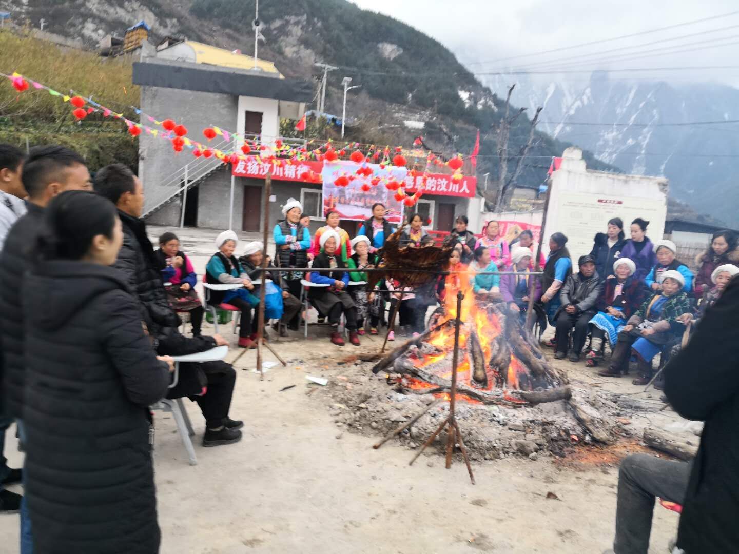 汶川人口_汶川万人祭奠地震遇难者