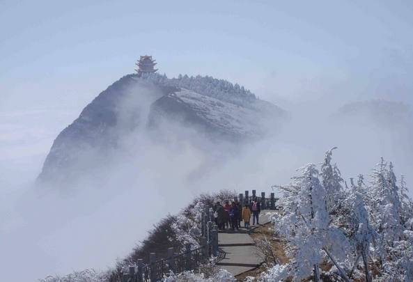 名山什么川成语_秋名山车神开的什么车(3)