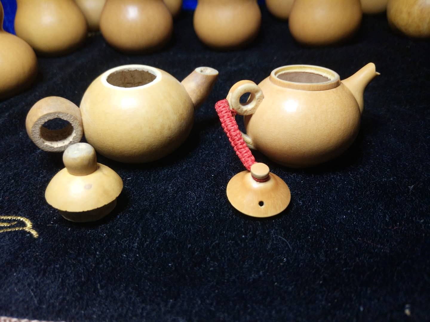 玩的时间久了,就开始琢磨着用葫芦做小茶壶.