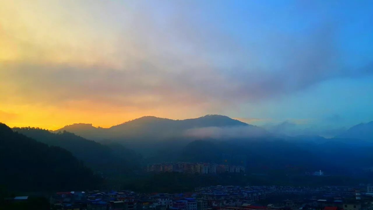 浓霞淡烟,大道至简