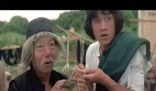 《 醉拳 (1978)》应该是成龙的成名作吧!很搞笑,很经典