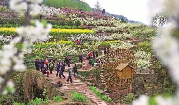 位于眉山市丹棱县顺龙乡的幸福古村,古称赵桥,距丹棱县城12公里,面积