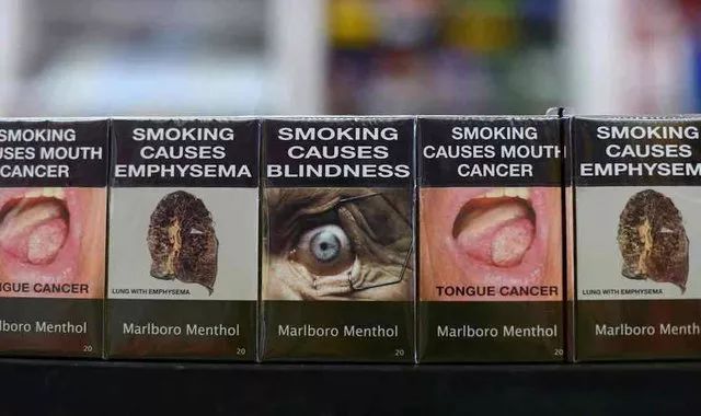 这些外国烟盒子丑得太真实了，为什么我们内陆不敢放？