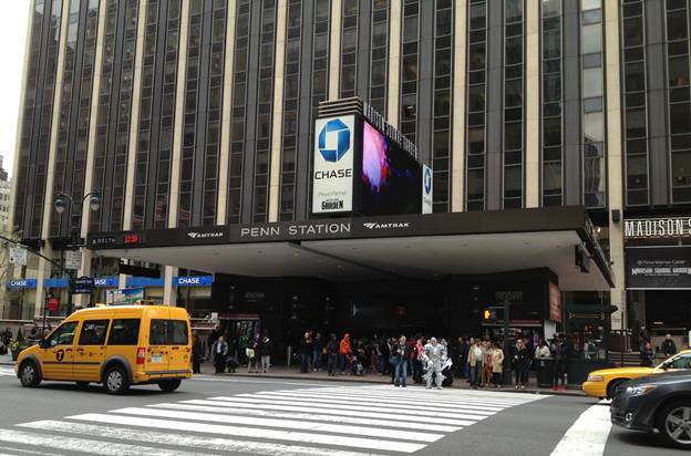 火车40分钟之内便可达到曼哈顿的34街宾夕法尼亚火车站(penn station)