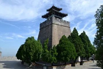 就到骊山最高峰 烽火台.