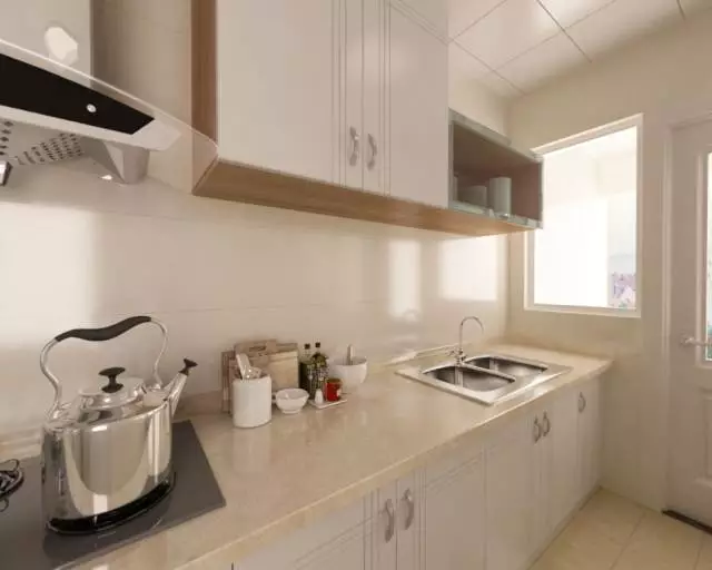 厨房的上下都是白色橱柜,原木色面板和地板更显清新,自然.