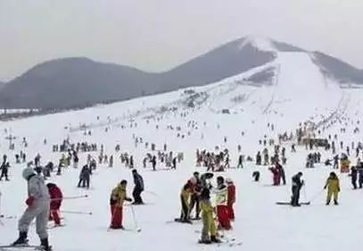 旅游 正文  备注:巨石山滑雪场为旱雪滑雪场,可四季滑雪.