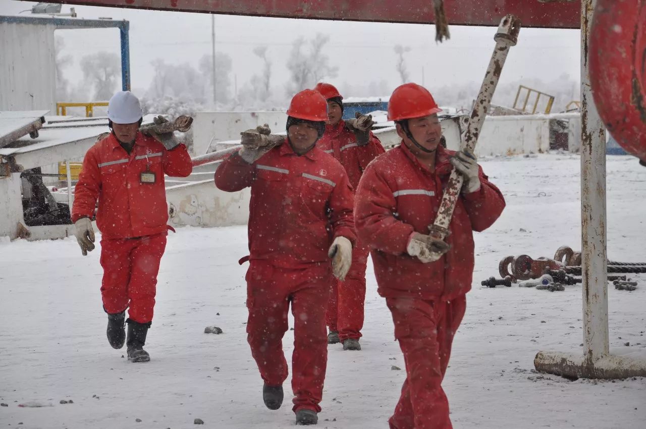 今冬初雪引发石油人满屏的回忆