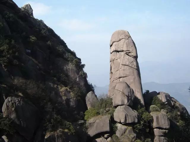 灵山人口有多少_灵山这几个景点很不错,可惜知道的人并不多