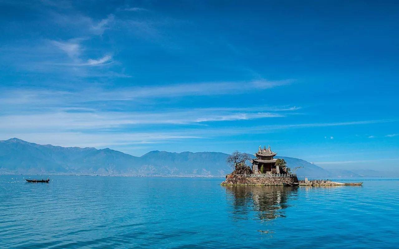 洱海拍婚纱_大理洱海拍婚纱背景