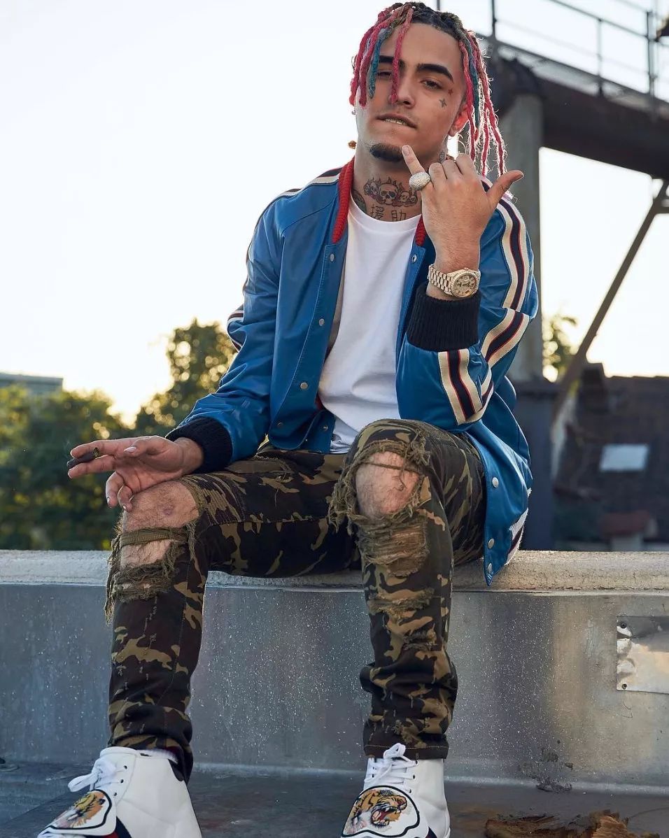 lil pump 本身,绝对就是他所唱的"古驰帮"成员之一