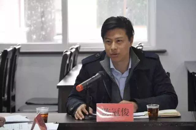 区委副书记沈红屹 最后,包晓莹表示了对白峰街道村民说事工作的