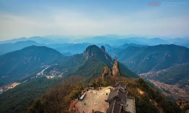 今日亮点:仙华山,以奇秀的山巅峰林为胜,在海拔600米以上的仙华山巅