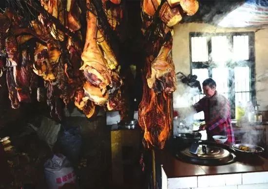 好事情!熏腊肉高峰期来临,巴中城区设置9处腊肉集中熏制点