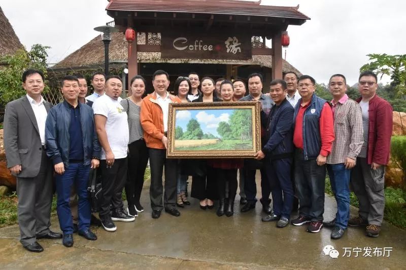 俄罗斯华人华侨代表团到兴隆咖啡谷参观考察