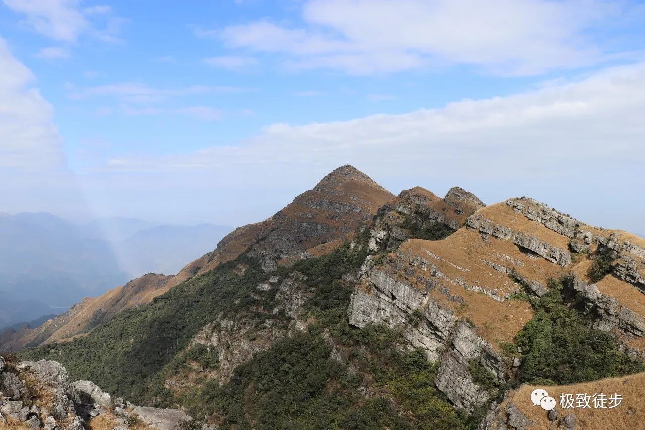 四:【狗尾嶂】 位于韶关市乳源县,海拔1680米,瑶山山脉主峰,广东三大