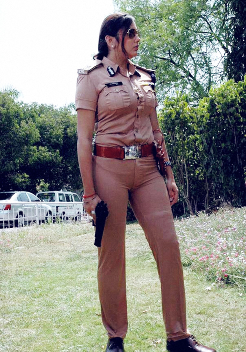 印度最漂亮的"女警察"