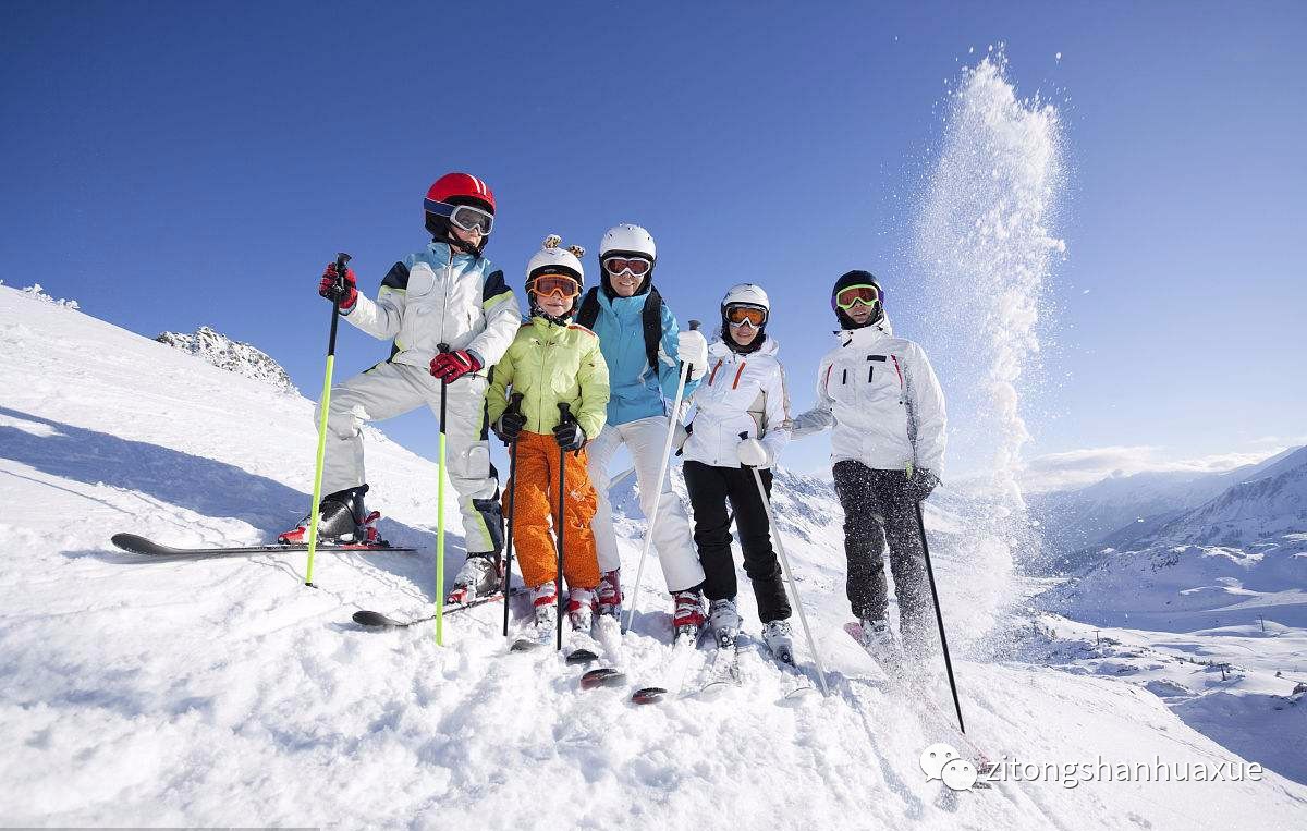 蓝天下学道上自由驰骋 2017年12月15日 就是今天 梓橦山滑雪场开业啦!