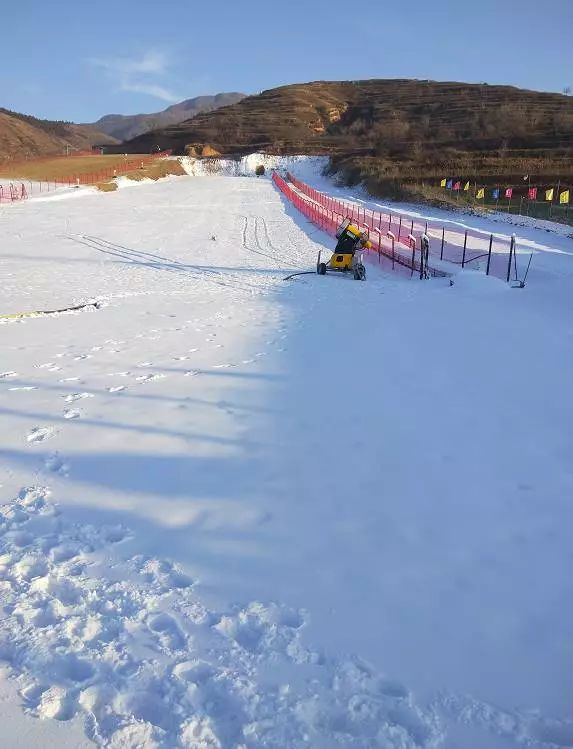 运城人去滑雪啦12月17日一起去绛县东华山滑雪场过冬瘾仅需62元快去